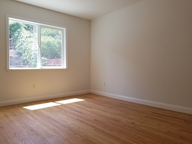 Building Photo - 351 Gaven St