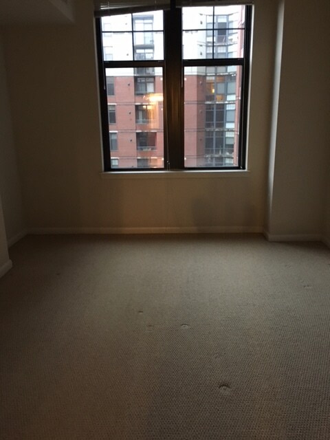 bedroom - 1021 N Garfield St