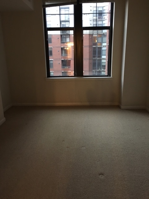 bedroom - 1021 N Garfield St