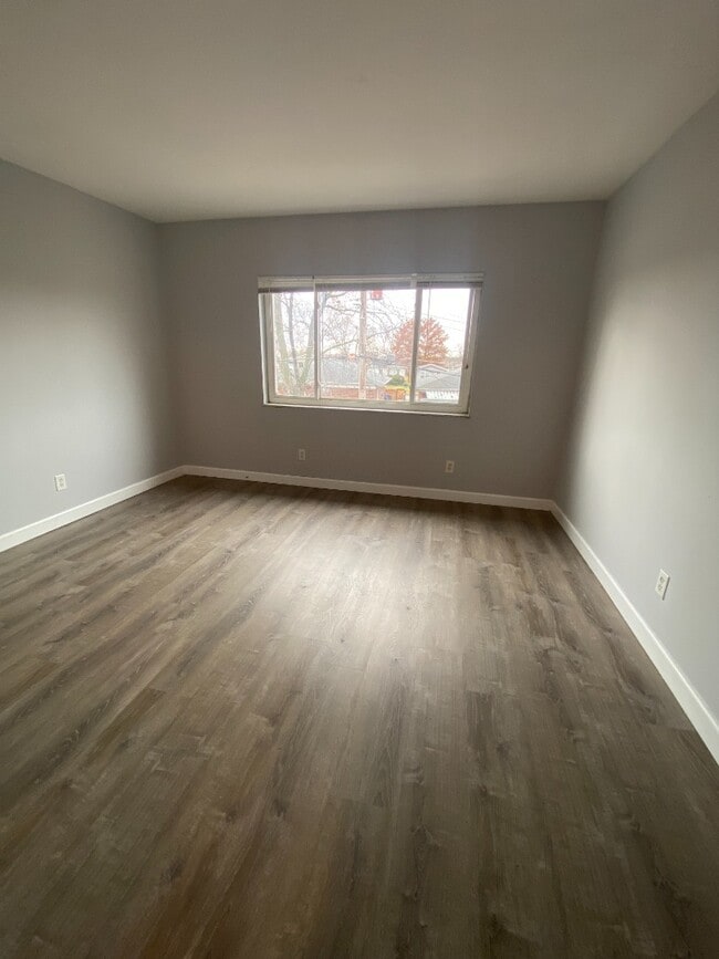 Building Photo - 814-D Schirmer