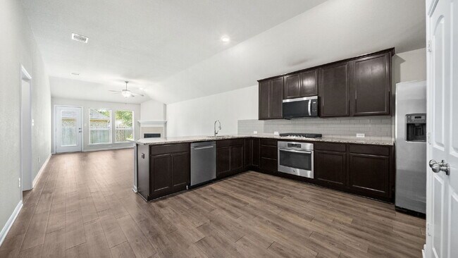 Building Photo - 14353 S Summerchase Cir