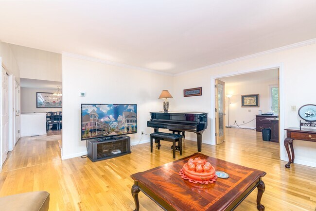 Building Photo - 35 Meadow Tree Farm Rd