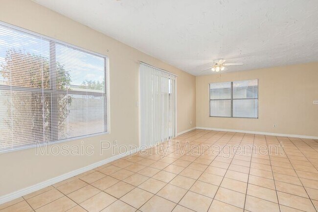 Building Photo - 8846 W Bluefield Ave