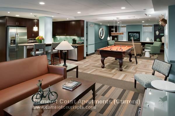 Building Photo - 10 Camelot Ct