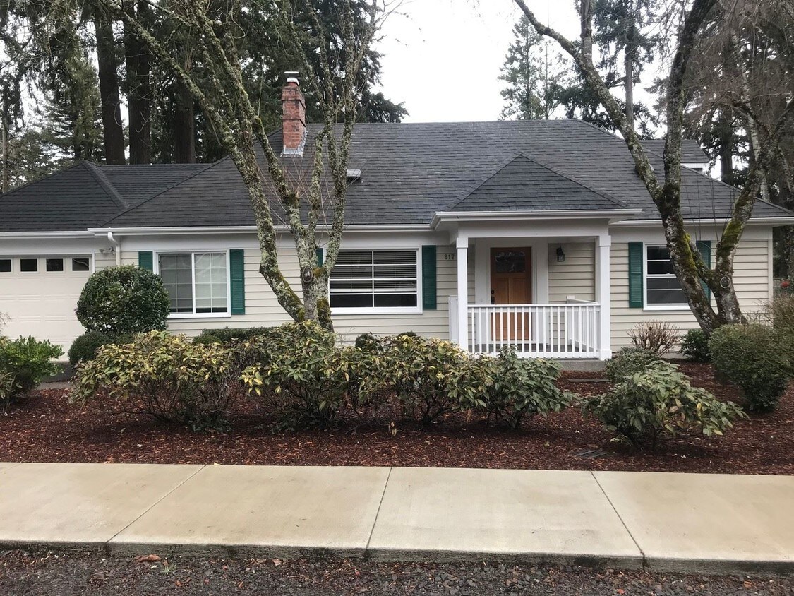 Primary Photo - 3 br, 3 bath House - 817 D Ave