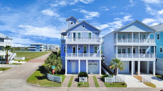 Building Photo - 3803 Neptune