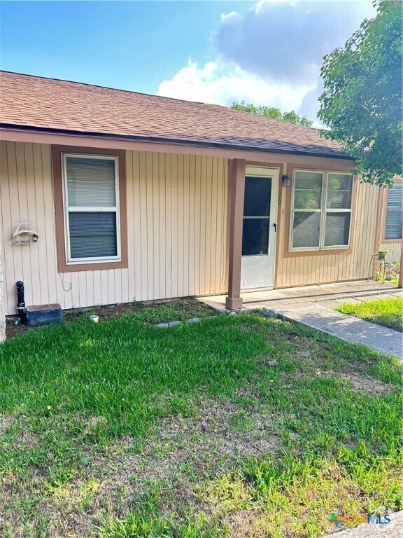 Building Photo - 1051 Country Club Unit G #26 Dr