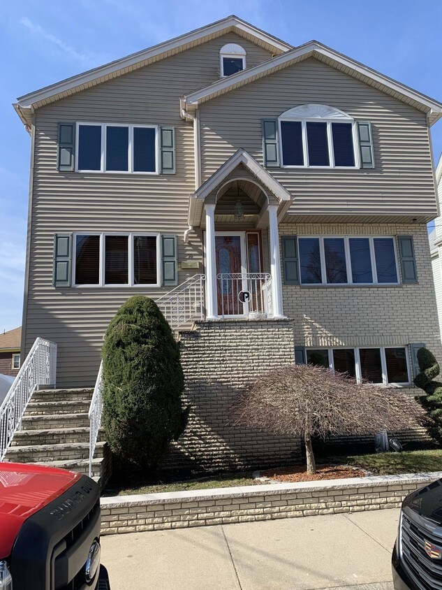 18 Belmont Park, Everett, MA 02149 House Rental in Everett, MA