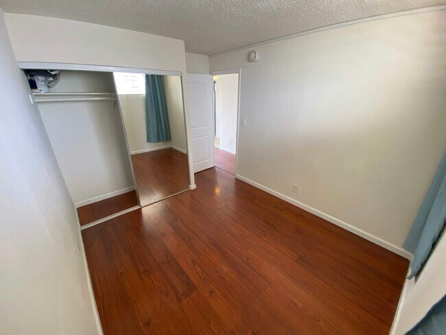 Building Photo - 2121 Ala Wai Blvd