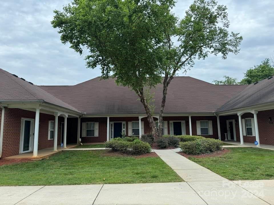 Primary Photo - 7163 Somerset Springs Dr
