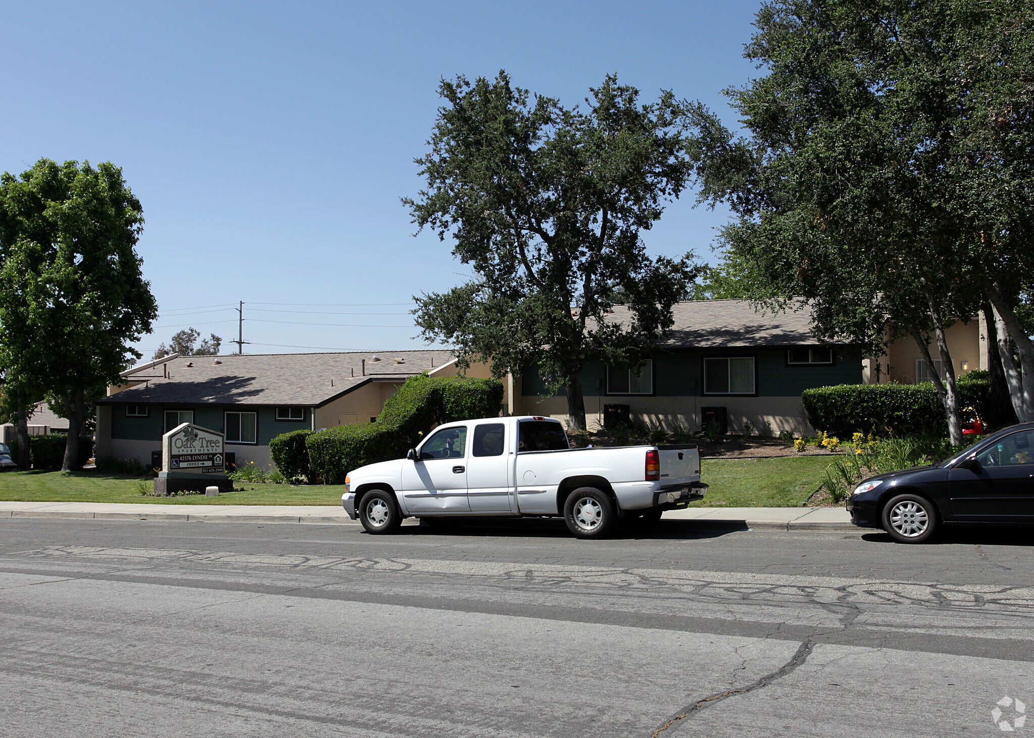 Oak Tree Apts