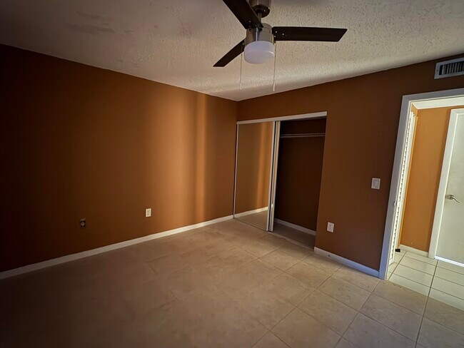 Foto del edificio - 650 SW 2nd Ave