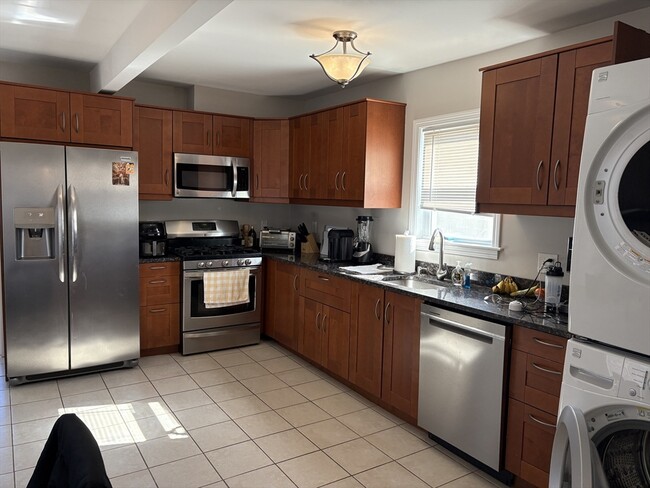 Foto del edificio - 73 Nichols Ave