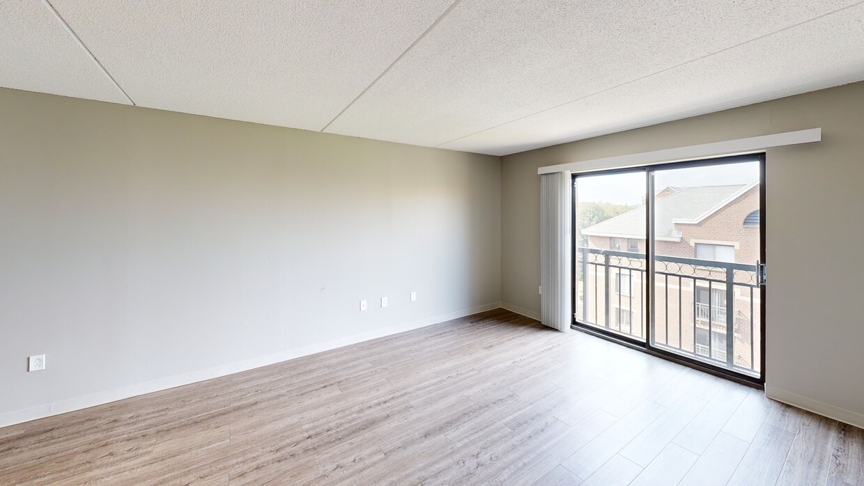 Photo - Harbor Point Apartments