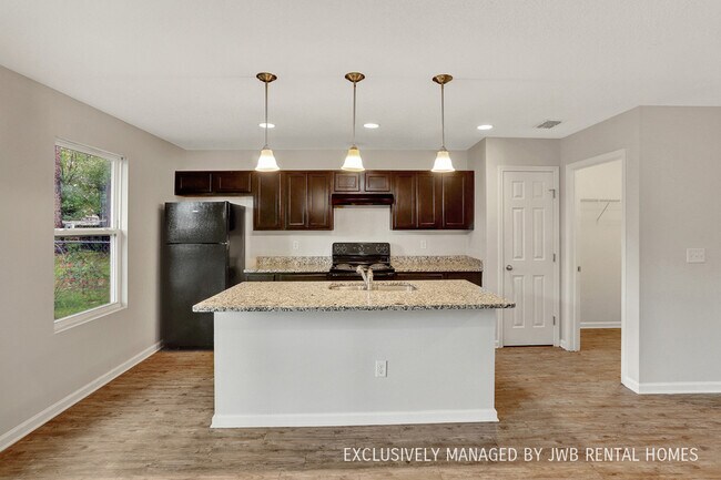 Foto del edificio - 8151 Hewitt St