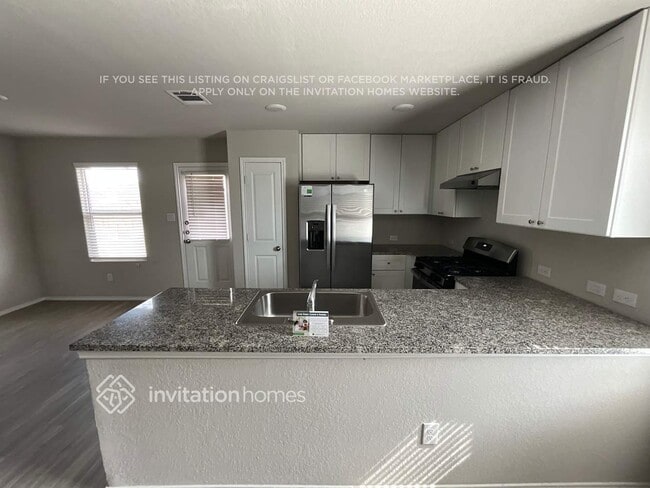 Building Photo - 3238 Kornberg Dr