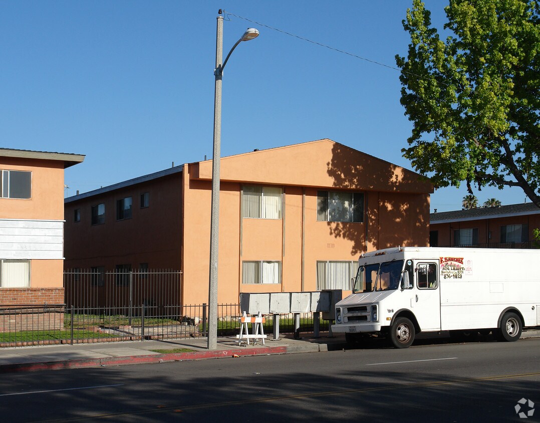 Foto del edificio - 818 S Raitt St