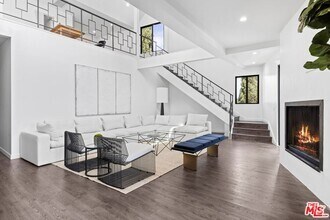 Building Photo - 8755 Shoreham Dr