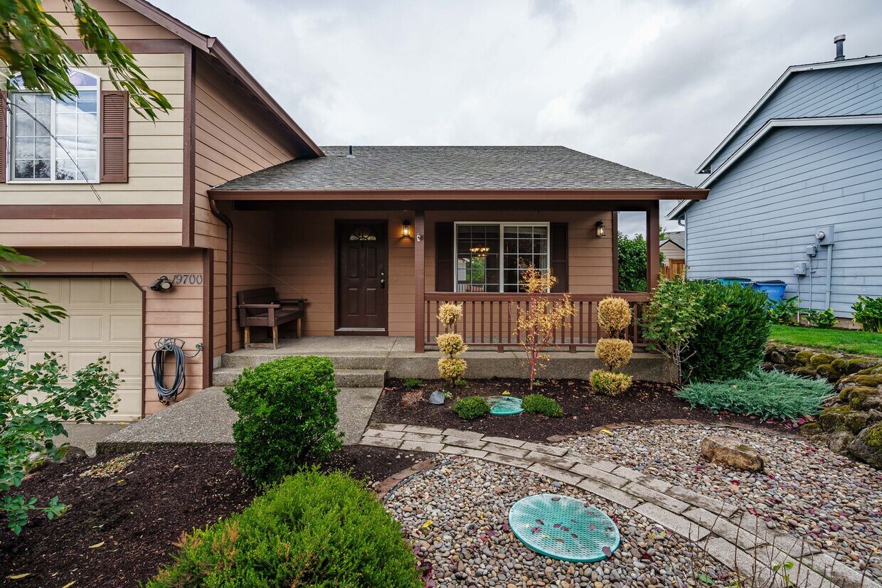 Foto principal - 3 Bedroom 2.5 Bath with workshop and fence...