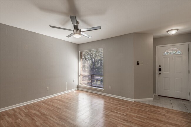Foto del edificio - 2404 Sycamore Ave