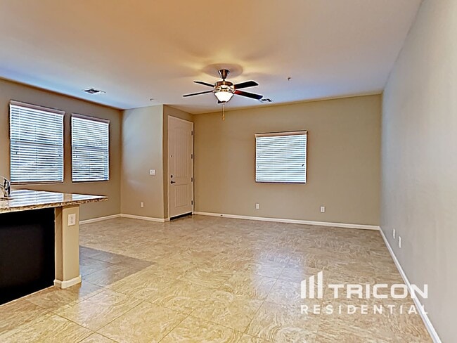 Building Photo - 12572 W Hummingbird Terrace