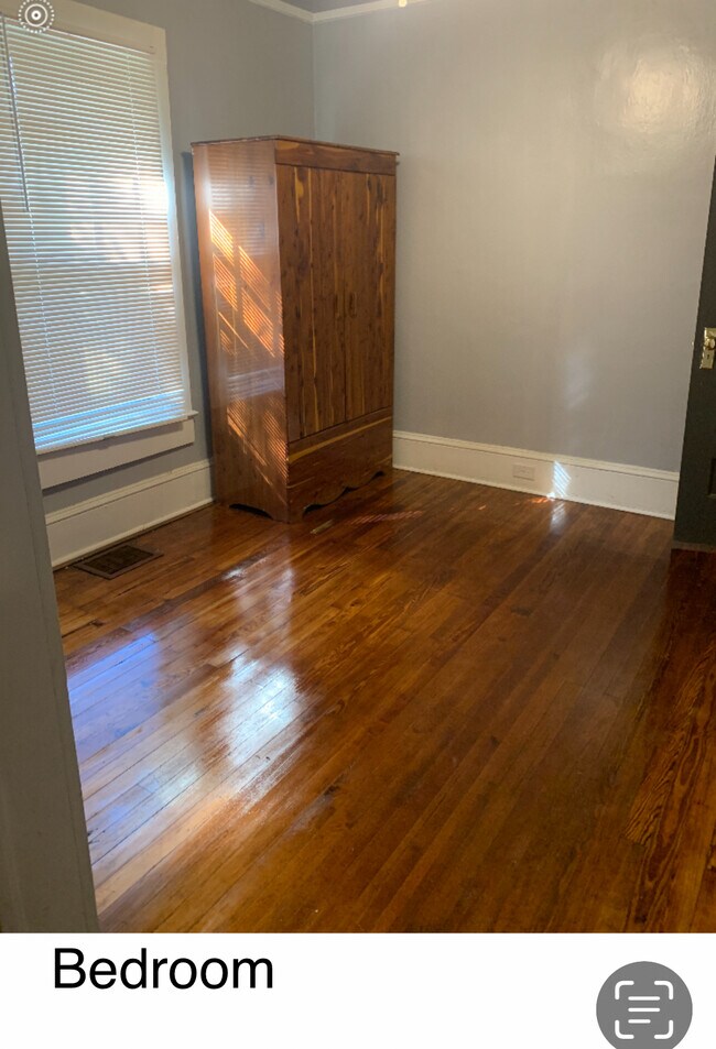 Dormitorio - 707 Salisbury St