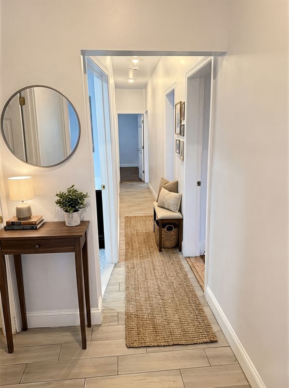 Building Photo - 24 Elm St