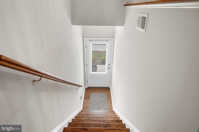 Building Photo - 3421 St Robin Ln
