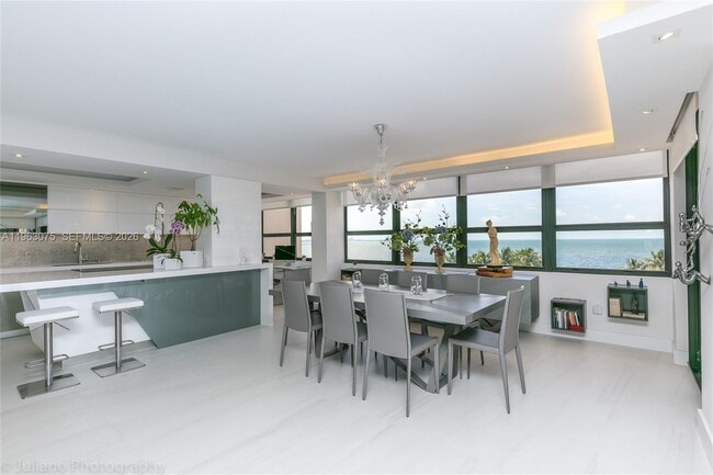 Foto del edificio - 3 Grove Isle Dr