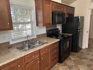 Building Photo - 2211 Ashberry Ave