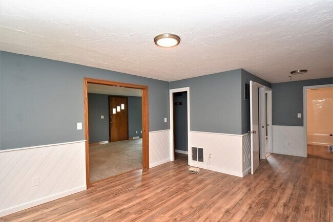 Building Photo - 63 Standish St