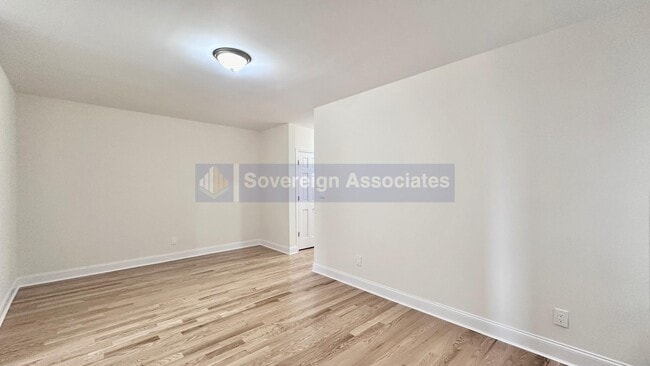 Building Photo - 1803 Riverside Dr