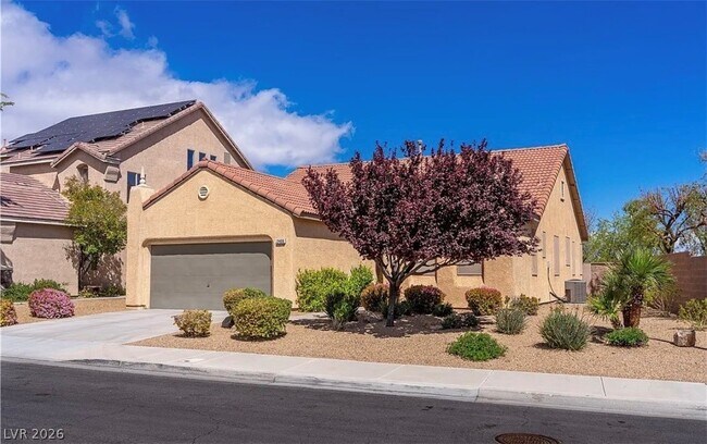 Foto del edificio - 2406 Paveene Ave