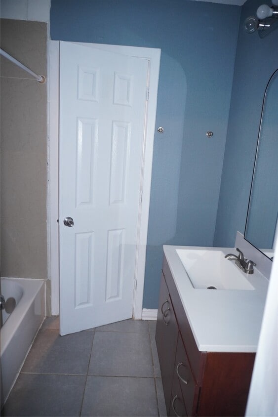 Building Photo - 3352 Jan Ct