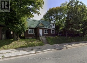 Building Photo - 344 Wellington St E