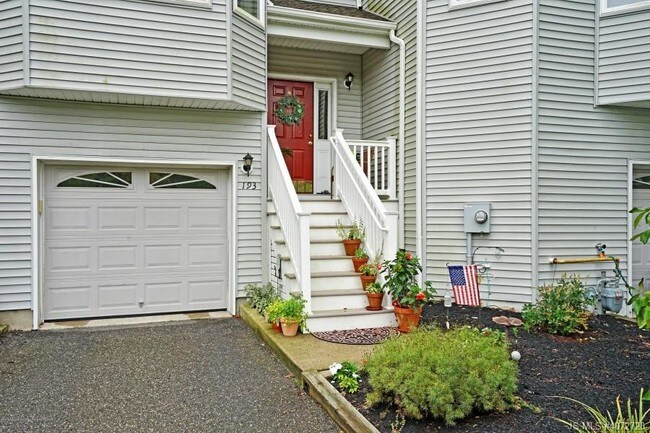 Building Photo - 193 Muskflower Ct