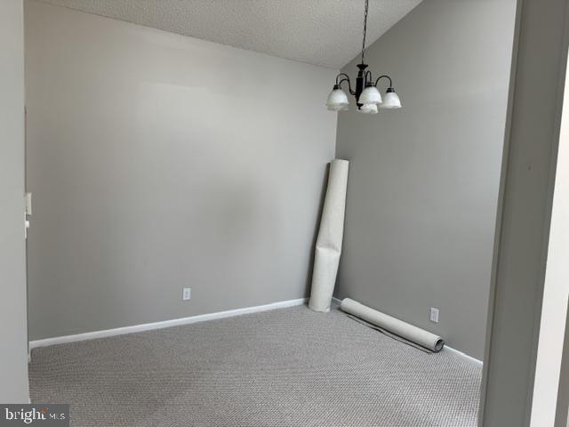 Foto del edificio - 213 Uxbridge Dr