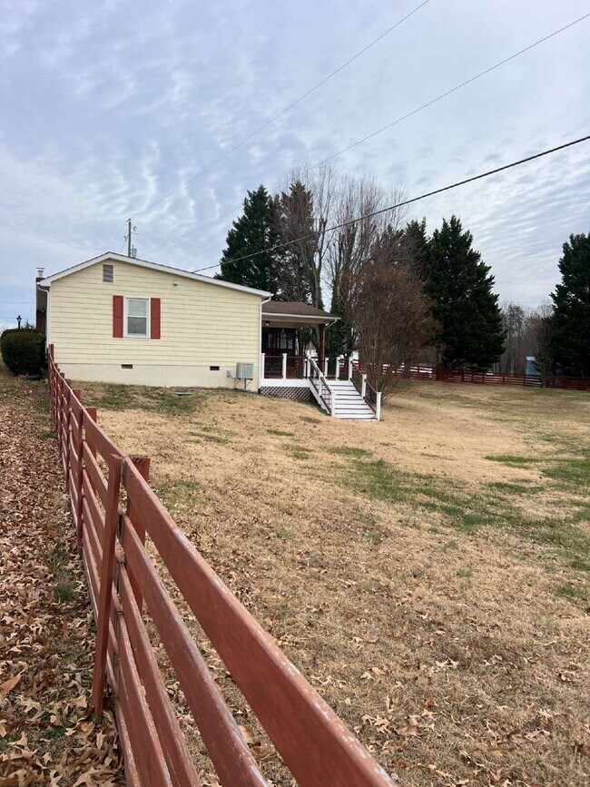 Foto del edificio - 1244 Mountain View Rd