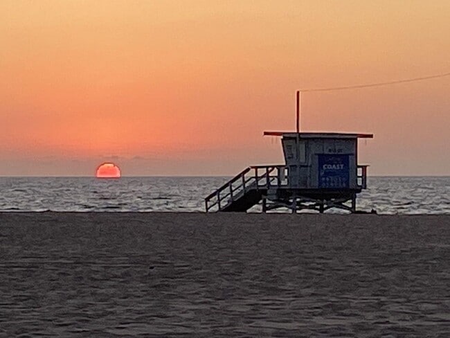 Torre de salvavidas a 1 cuadra de la casa. - 2707 Strongs Dr