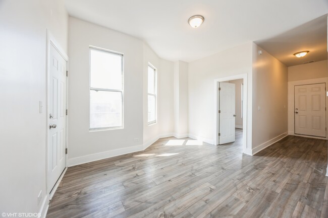 Building Photo - 2442 S Kedzie Ave