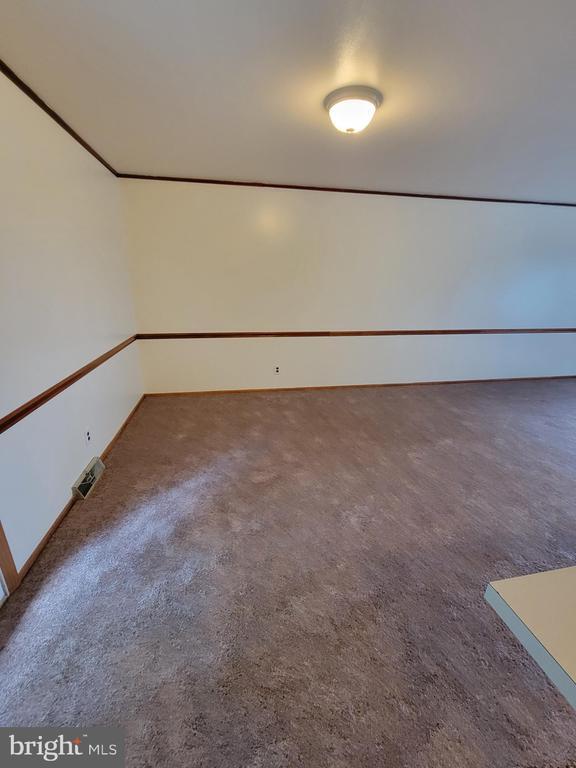 Building Photo - 10 Groff Cir