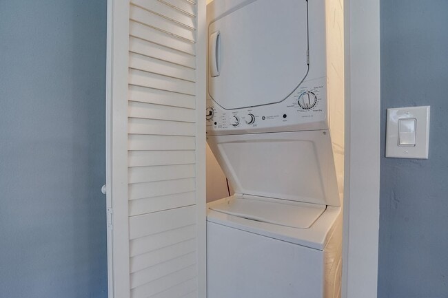 Interior Photo - 4024 Ursula Ave