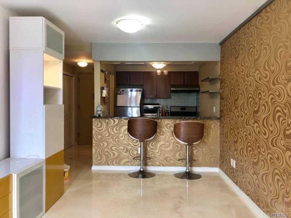 Foto principal - 60-70-70 Woodhaven Blvd