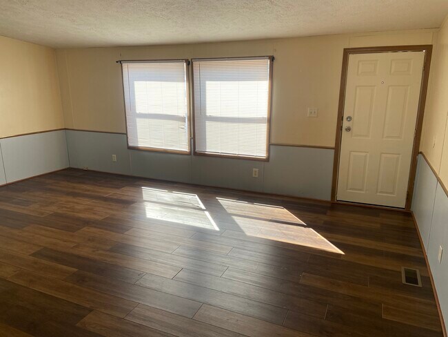 Building Photo - 103 Boxwood Ln