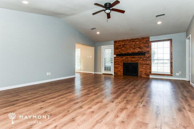 Foto del edificio - 2140 N Shore Rd