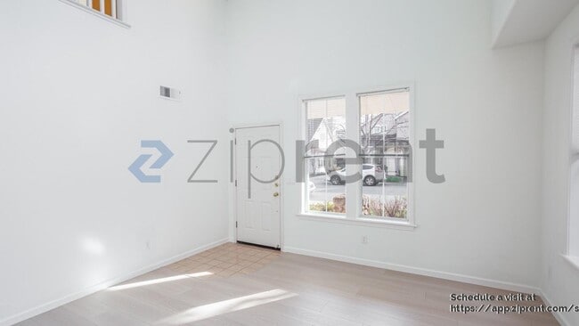 Building Photo - 5 Chester Cir