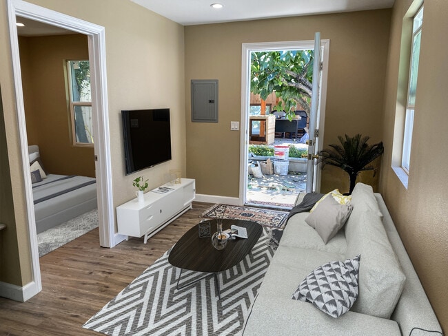 Building Photo - 824 Coronado Ter