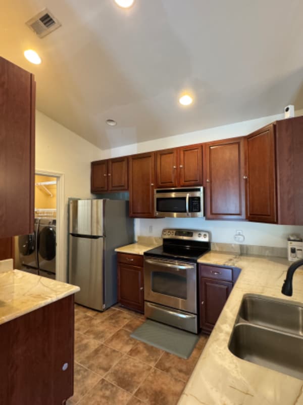 Building Photo - 11719 Ridgeway Park Dr