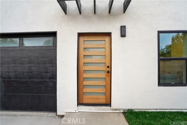 Building Photo - 18060 Oxnard St