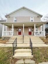 Building Photo - Large 3 Bedroom Townhome Available For Short-Term Lease! Brand New Flooring and Paint!